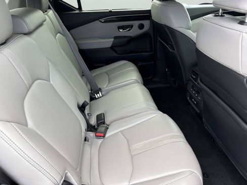 Used 2023 Honda Pilot Touring image 19