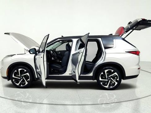 Used 2022 Mitsubishi Outlander SE AWD/4WD image 15