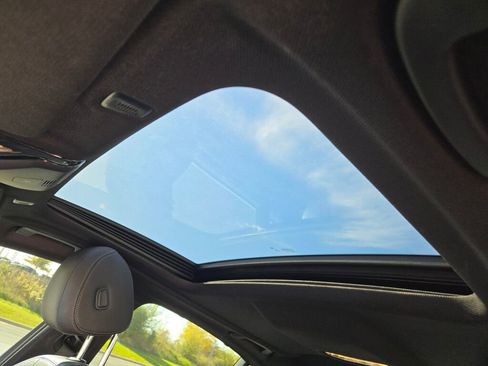 Used 2018 BMW 530i xDrive 530i xDrive image 21