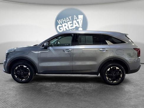 Certified 2025 Kia Sorento S AWD/4WD image 7