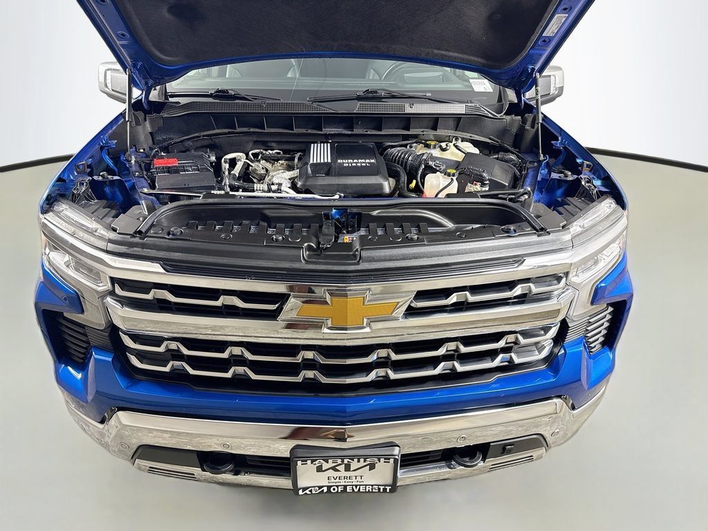 Used 2022 Chevrolet Silverado 1500 LTZ w/ LTZ Premium Package AWD/4WD image 37