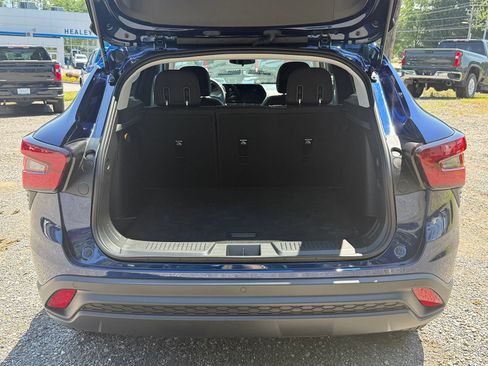 Used 2024 Chevrolet Trax LS w/ LS Convenience Package FWD image 8