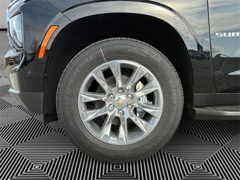 New 2025 Chevrolet Suburban Premier image 9