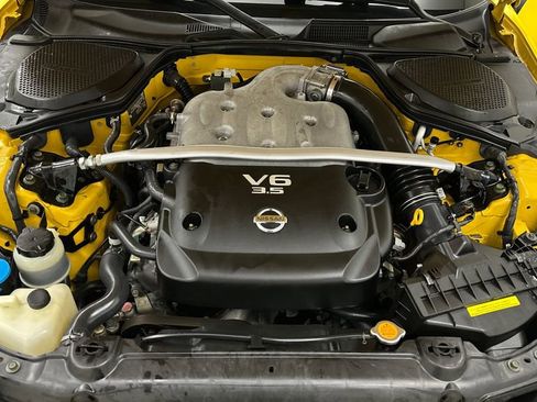 Used 2005 Nissan 350Z Touring RWD image 11