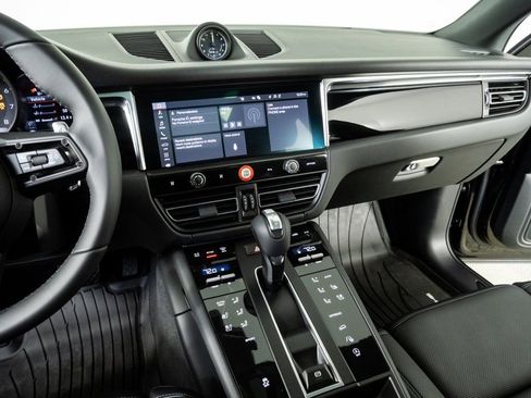 New 2026 Porsche Macan AWD/4WD image 13