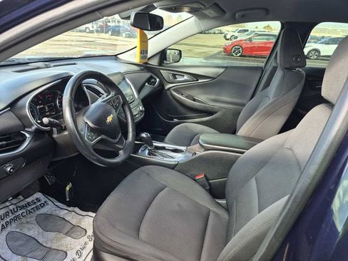 Used 2016 Chevrolet Malibu LT image 3
