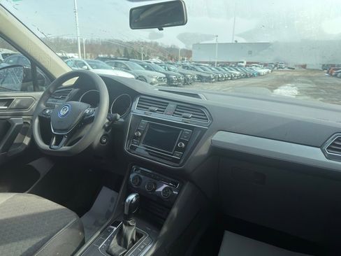 Used 2020 Volkswagen Tiguan S image 17