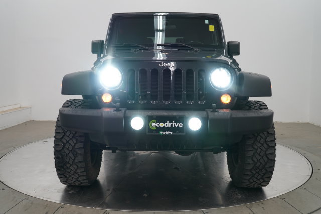 Used 2018 Jeep Wrangler Sport w/ Connectivity Group AWD/4WD image 2