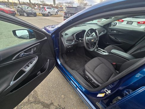 Used 2019 Chevrolet Malibu LT FWD image 29