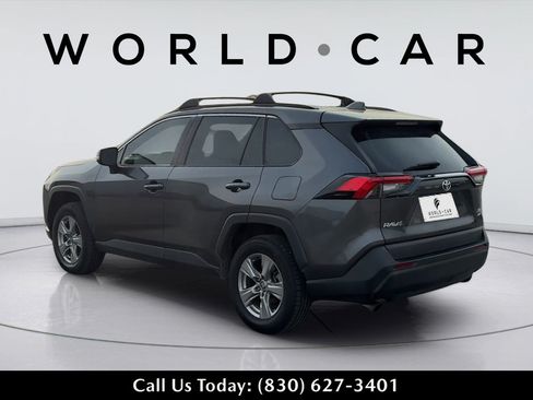 Used 2022 Toyota RAV4 XLE AWD/4WD image 9