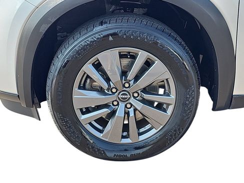 Used 2024 Nissan Pathfinder SV FWD image 29