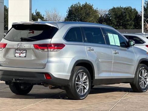 Certified 2019 Toyota Highlander XLE image 4