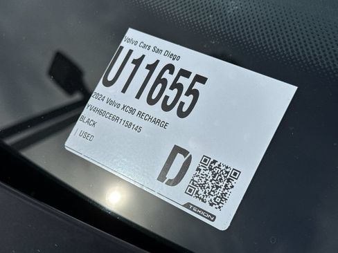 Certified 2024 Volvo XC90 T8 Plus AWD/4WD image 3