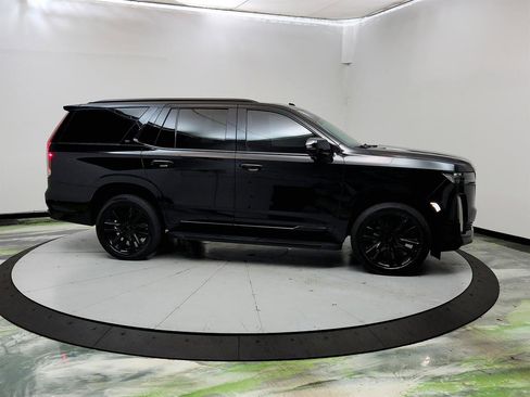Used 2021 Cadillac Escalade Sport RWD image 4