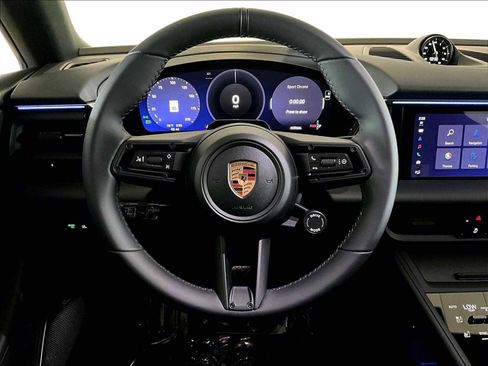 New 2026 Porsche Macan 4 Electric image 15