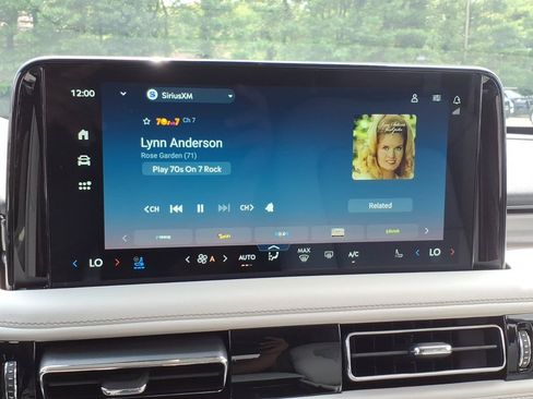 Used 2026 Lincoln Aviator AWD image 23