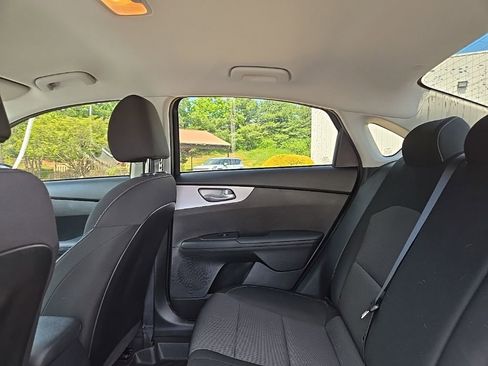 Certified 2022 Kia Forte LXS FWD image 29