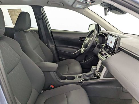 Certified 2025 Toyota Corolla Cross LE image 25