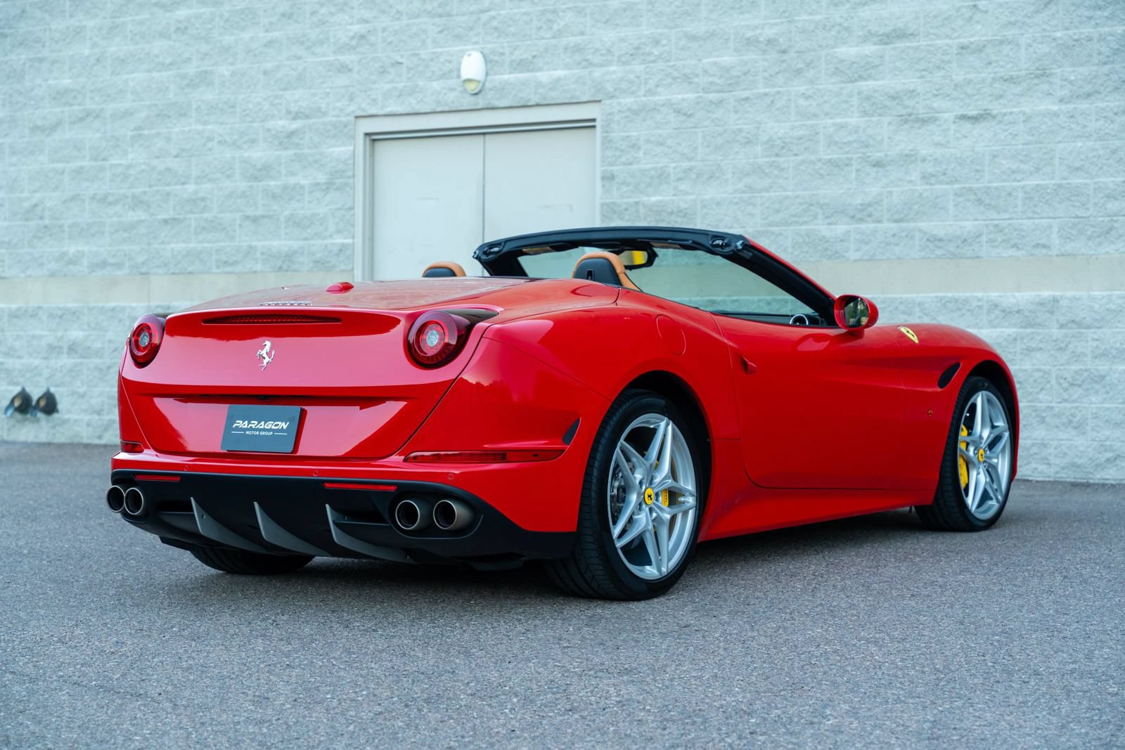 Used 2015 Ferrari California T RWD image 68