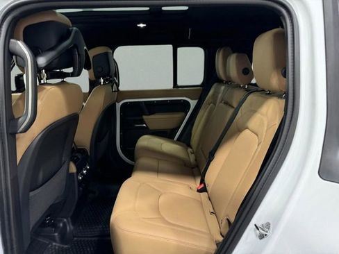 New 2026 Land Rover Defender 110 X-Dynamic SE AWD/4WD image 9