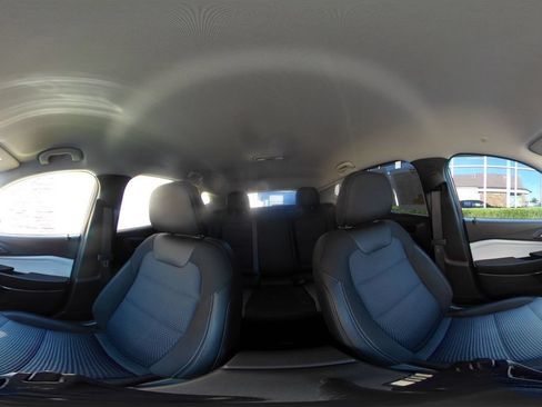 Used 2025 Chevrolet Trax LT FWD image 42