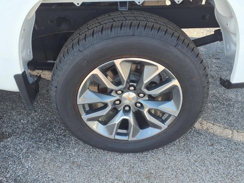 Used 2025 Chevrolet Silverado 1500 LT AWD/4WD image 25