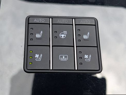 Used 2024 Lexus LS 500 F Sport AWD/4WD image 16