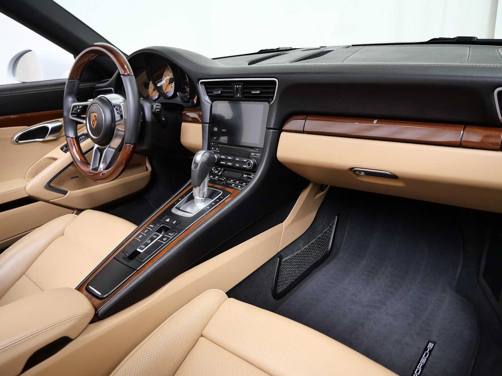 Used 2018 Porsche 911 Carrera 4S AWD/4WD image 19