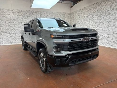 Used 2024 Chevrolet Silverado 2500 Custom w/ Custom Value Package AWD/4WD image 1