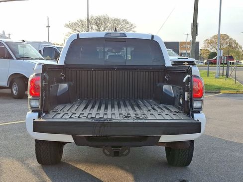 Used 2020 Toyota Tacoma 4x4 Double Cab image 32