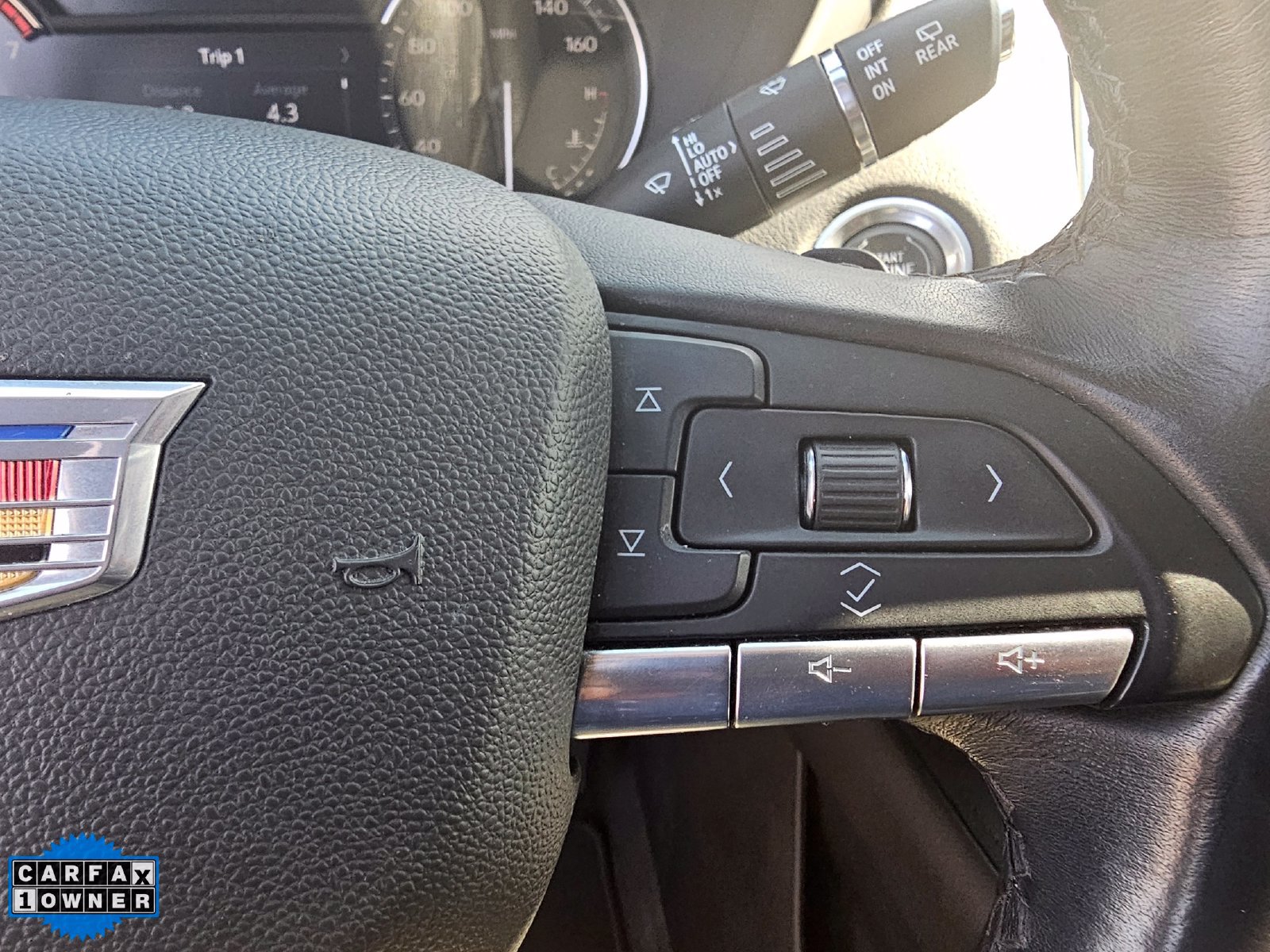 Used 2023 Cadillac XT4 Premium Luxury FWD image 17