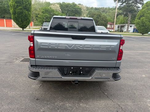 Used 2023 Chevrolet Silverado 1500 LT w/ Convenience Package II AWD/4WD image 4
