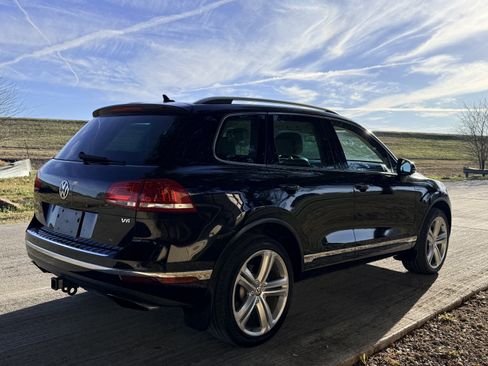 Used 2016 Volkswagen Touareg Executive image 14