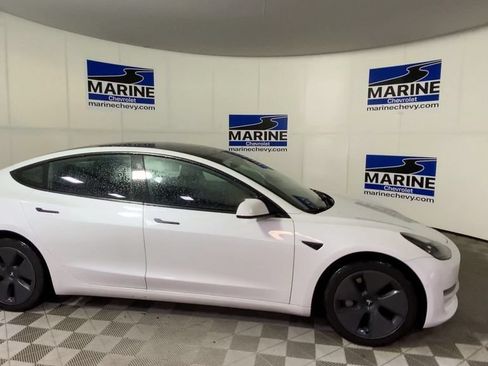 Used 2022 Tesla Model 3 RWD image 3