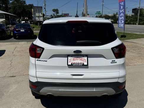 Used 2019 Ford Escape SE image 6