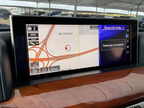 Used 2020 Lexus LX 570 4WD w/ 3rd Row & Luxury Pkg image 30