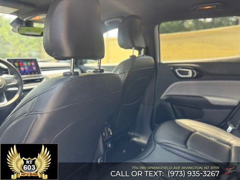 Used 2025 Jeep Compass Limited AWD/4WD image 8