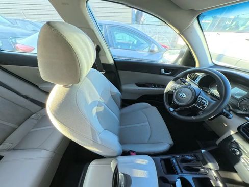 Used 2016 Kia Optima LX FWD image 29