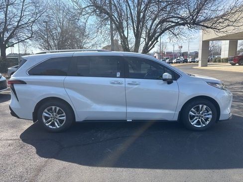 New 2026 Toyota Sienna Limited image 6