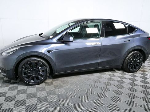 Used 2022 Tesla Model Y Long Range AWD/4WD image 28