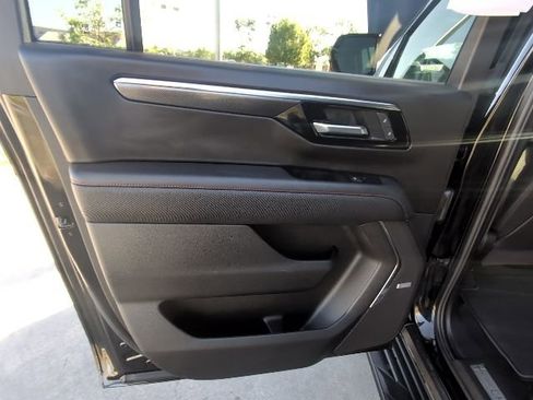 Used 2025 Chevrolet Suburban RST w/ Comfort Package AWD/4WD image 26