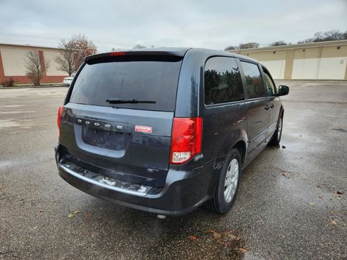 Used 2017 Dodge Grand Caravan SE image 6