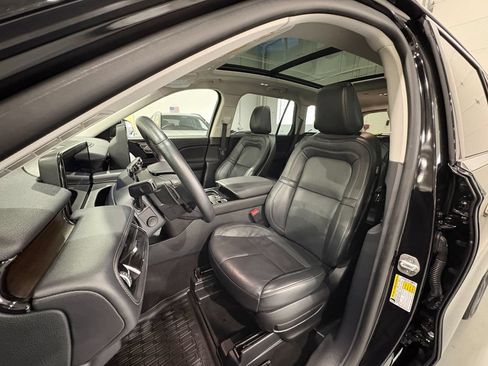 Used 2025 Lincoln Aviator Reserve w/ Illumination Package AWD/4WD image 9