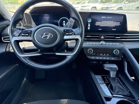 Used 2023 Hyundai Elantra SEL w/ Convenience Package FWD image 22