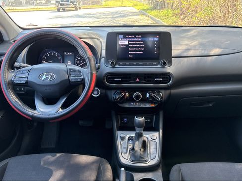 Used 2023 Hyundai Kona SEL FWD image 4