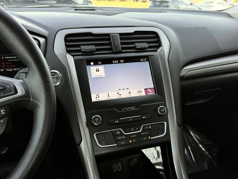 Used 2019 Ford Fusion SE FWD image 34