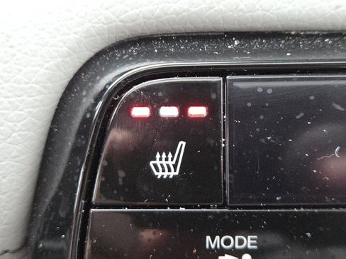 Used 2023 Honda Pilot Touring image 6