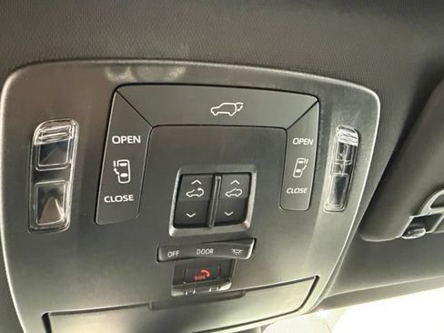 New 2026 Toyota Sienna XSE FWD image 24