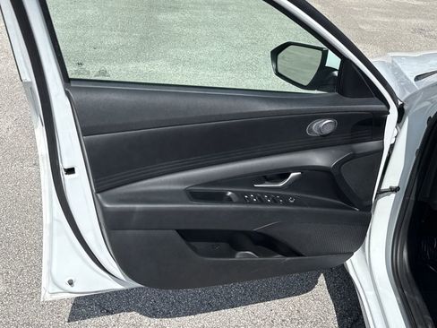 Used 2021 Hyundai Elantra SEL FWD image 13