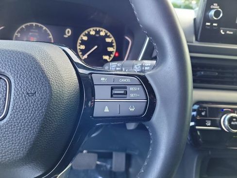 Used 2025 Honda Pilot EX-L image 23